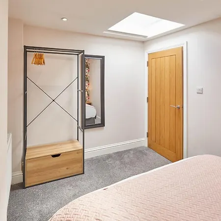 Apartment Host & - The Milton *