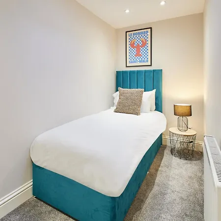 Host & - The Milton Apartment *
